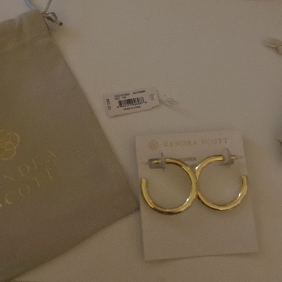 Kendra scott chunky hoop earrings - Picture 3 of 3